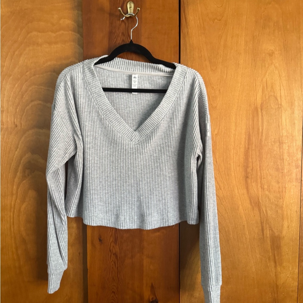 Light weight Alo cropped sweatshirt and Alo tote bag